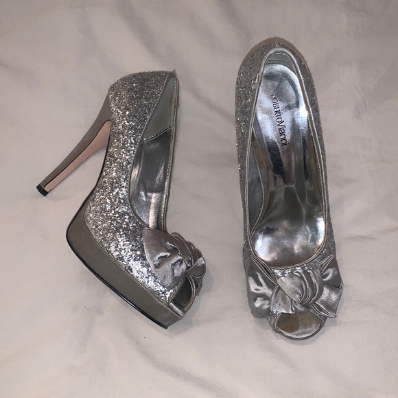 Gray/silver sequin/sparkles - Picture 1 of 3